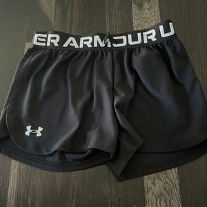 Girls Medium Under Armour Shorts
